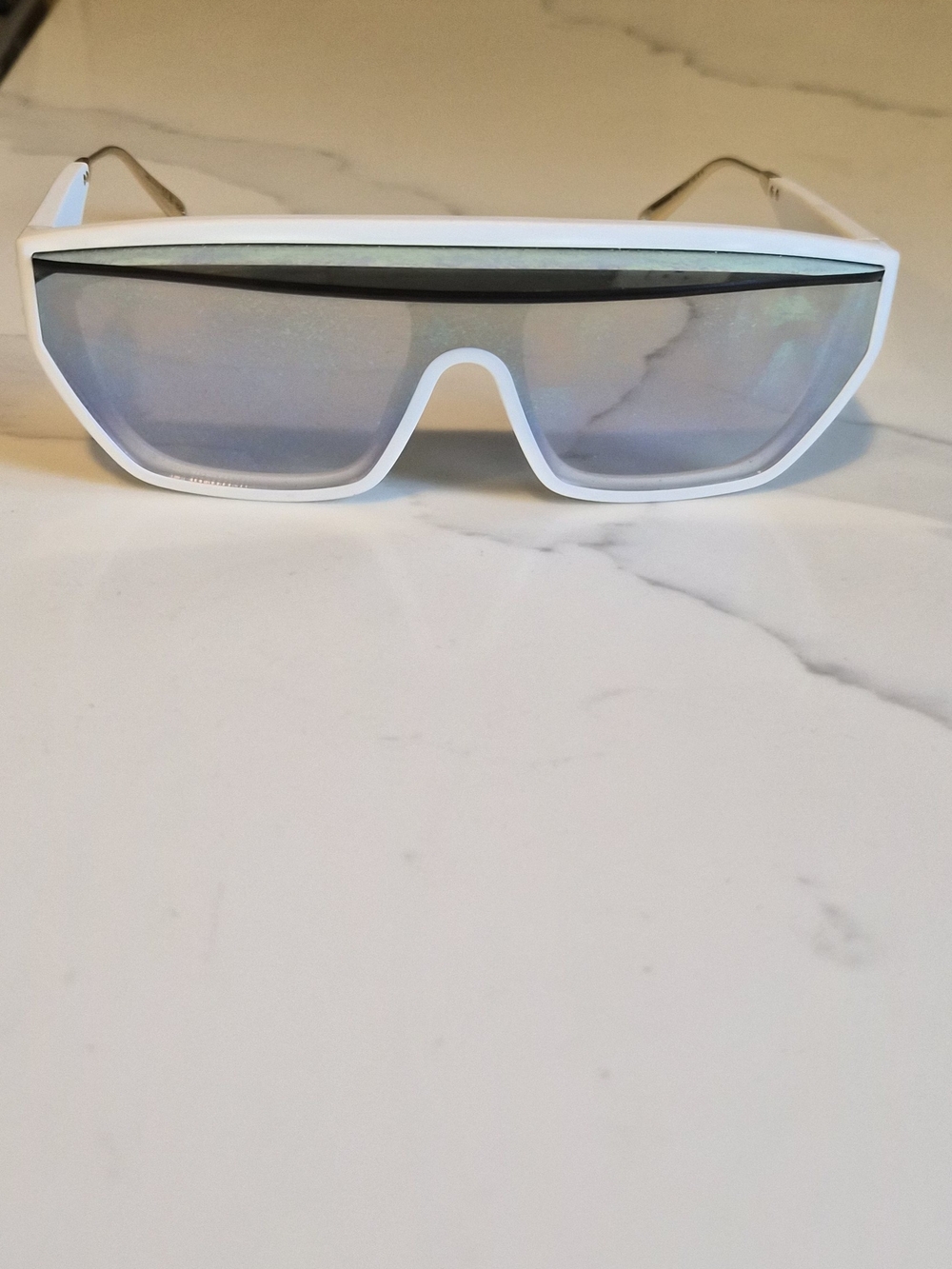 Christian DIOR White Fashion VR-Style Shield Sunglasses - White